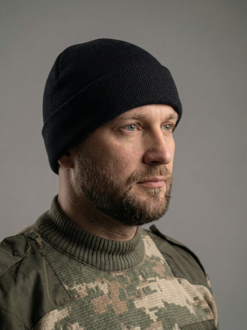 Шапка вязаная 2-х нитка с отворотом цв.Чёрный ут.Флис